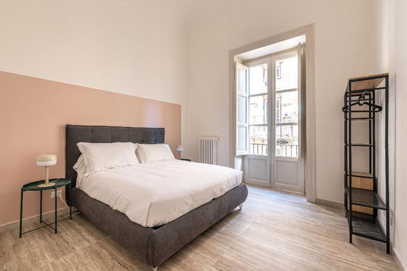 Central City Apartment by Wonderful Italy - image 20