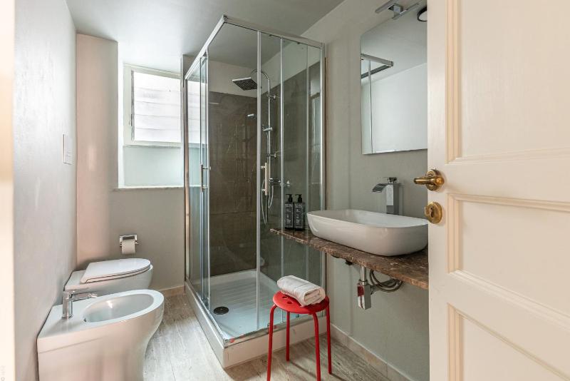 Central City Apartment by Wonderful Italy - image 4