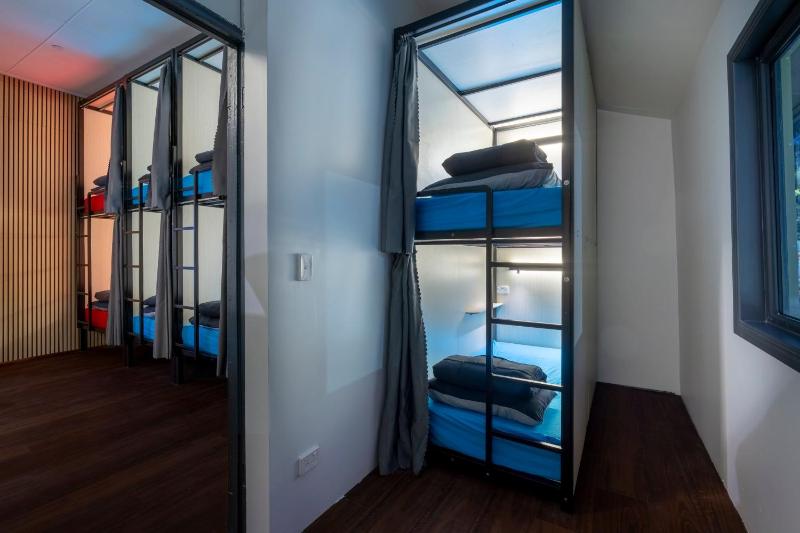 Capsule Hostel Perth - note - Valid passport required to check-in - image 16
