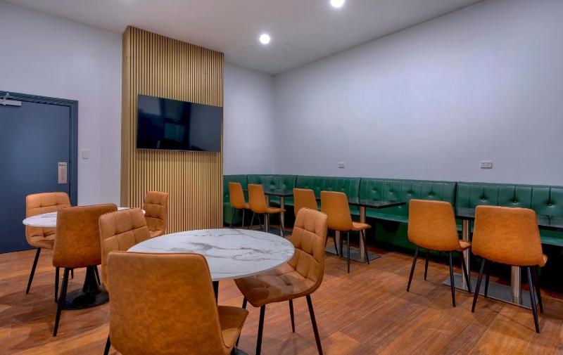 Capsule Hostel Perth - note - Valid passport required to check-in - image 14
