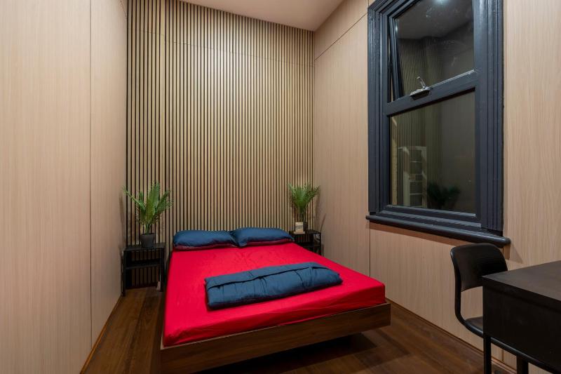 Capsule Hostel Perth - note - Valid passport required to check-in - image 6