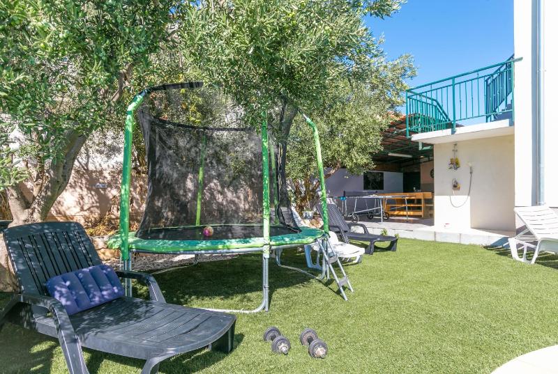 Family-friendly apartments with swimming pool Kastel Novi Kastela - 22569 - image 32