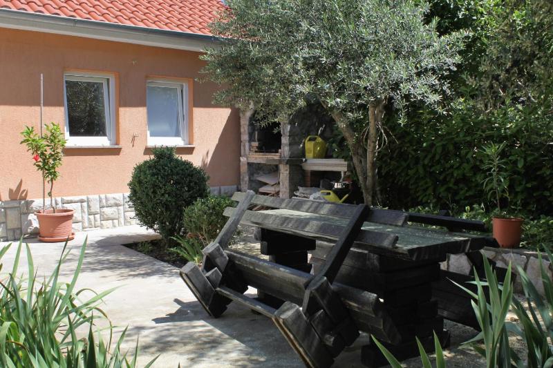 Apartments with a parking space Krk - 5422 - image 11
