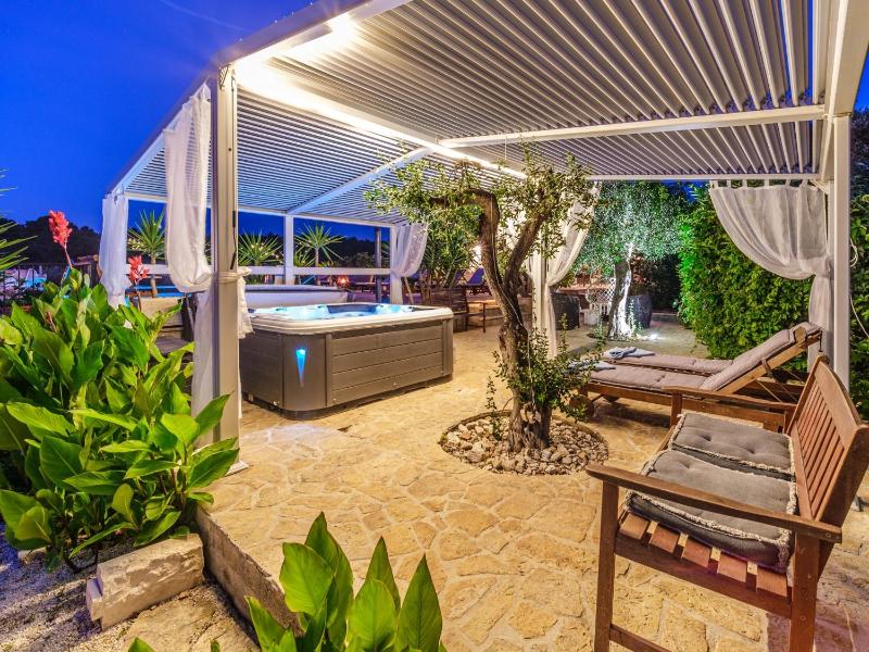 Seaside luxury villa with a swimming pool Mirca Brac - 16183 - image 31