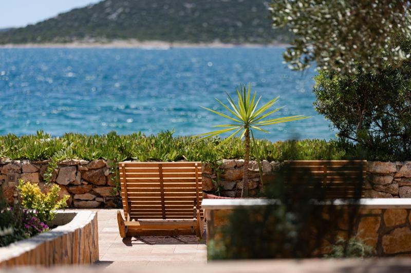 Family-friendly apartments with swimming pool Cove Modrave Sibenik - 20191 - image 14
