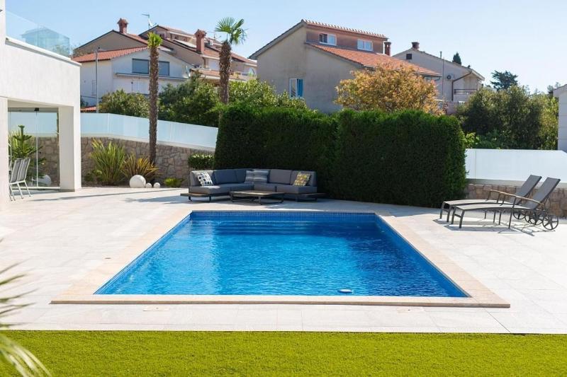 Luxury villa with a swimming pool Krk - 23992 - image 5