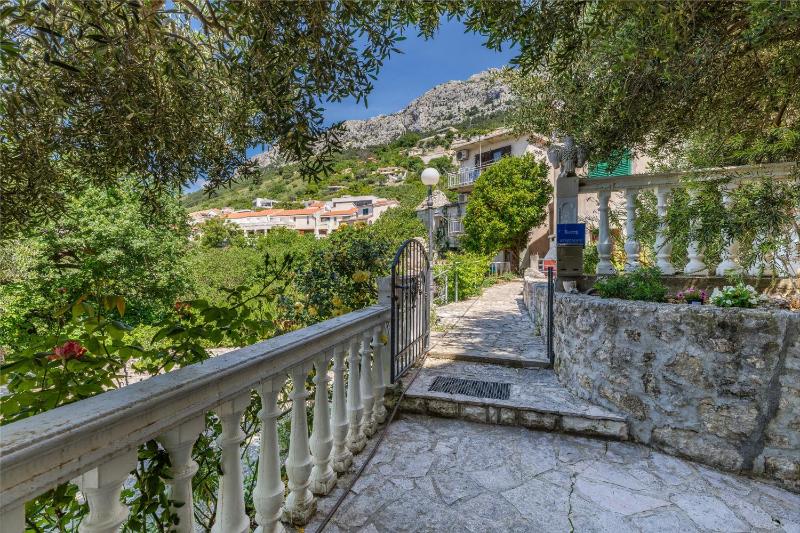 Apartments by the sea Brela Makarska - 24541 - image 24