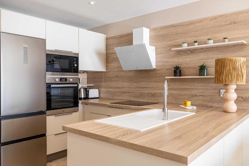Spacious apartment a c 2BR 4P Cannes - image 12