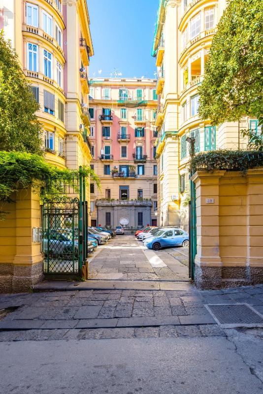 Harmony Elegant Apartment with Parking - image 12