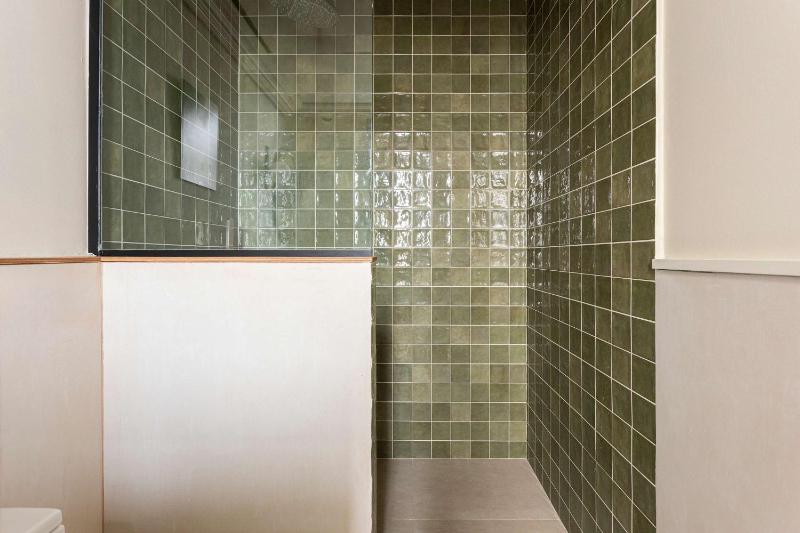 Unique Rentals - Luxurious Oasis - image 15