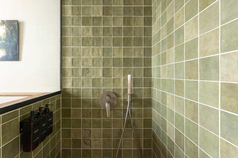 Unique Rentals - Luxurious Oasis - image 11