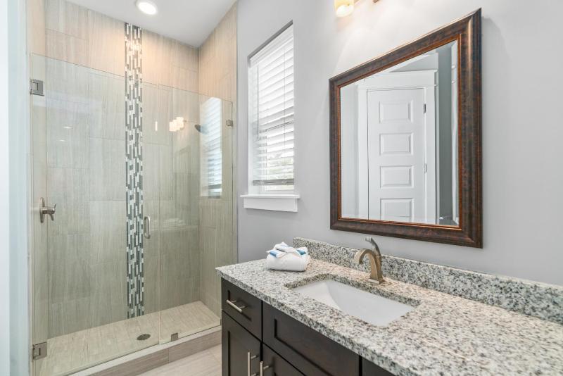 Oceans 11 Oasis at Gulf Place - image 34