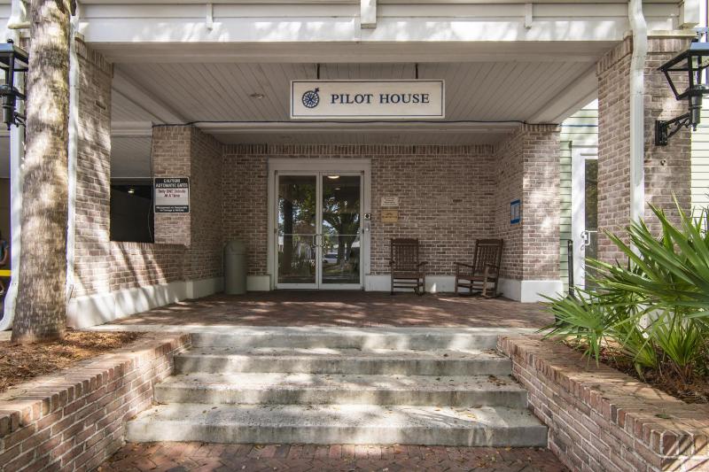 Pilot House 413 - image 18