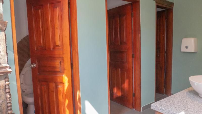 Private Cozy Room-Shared Bathroom-Old Town Quito-Rooftop Cathedral Views - image 12