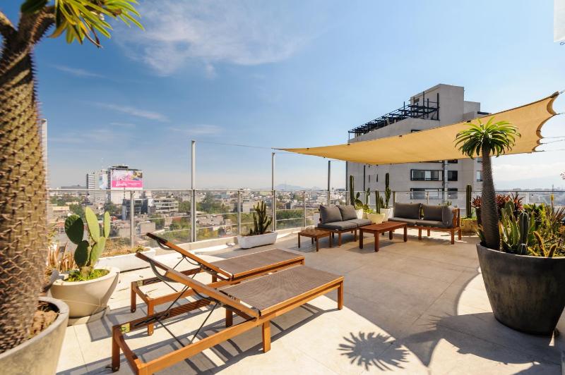 Spectacular 3BR Triplex in Roma Norte - image 10