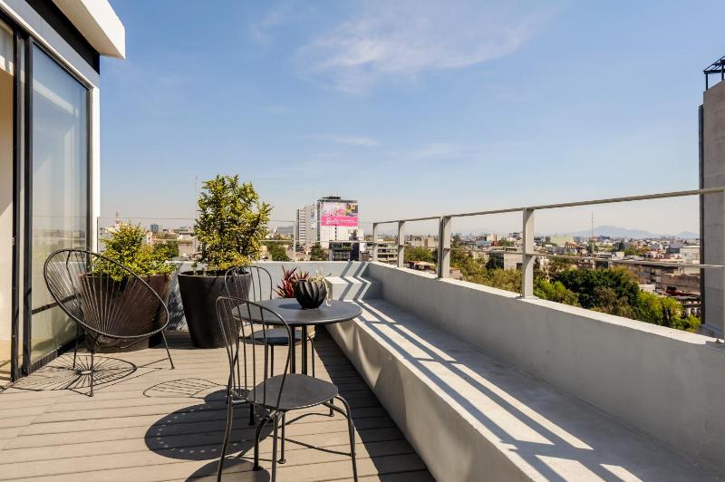 Spectacular 3BR Triplex in Roma Norte - image 12