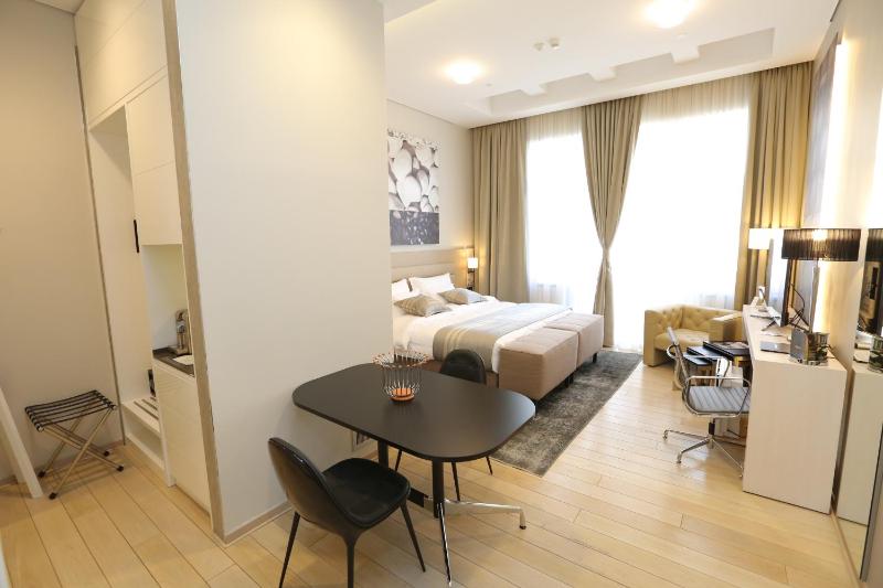 Standard Double Room image 2
