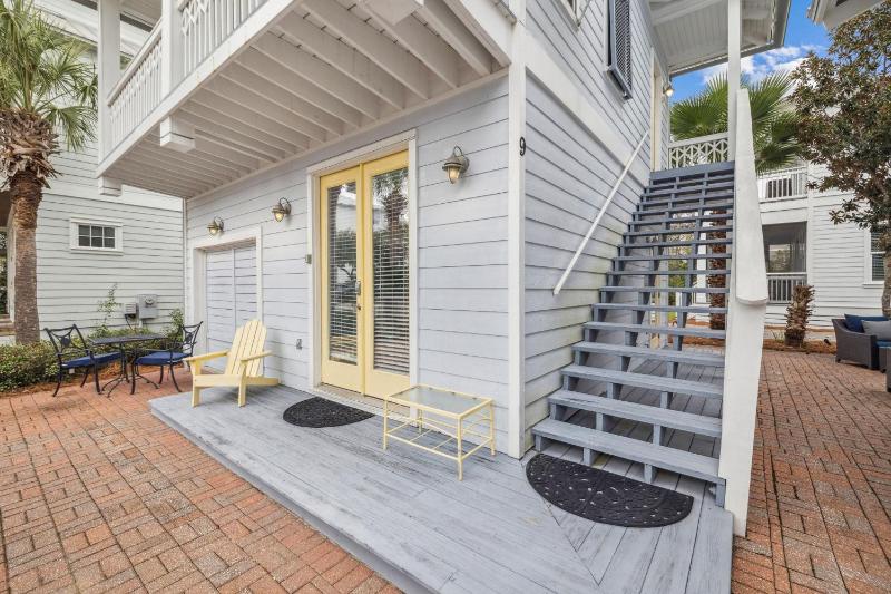 Tram-on-Time Carriage House by 30A Escapes - image 6