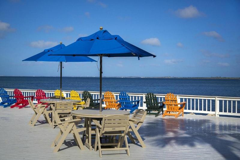 Palm Court a Bayview 2 Bed Suite & Heated Pool - image 15