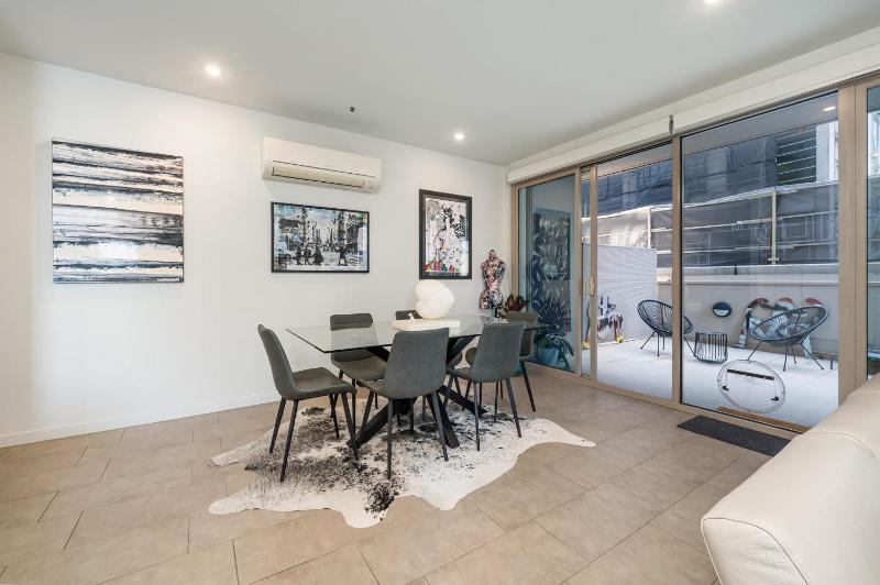 Fitzroy Aptmnt Patio Parking and Pet Friendly - image 6
