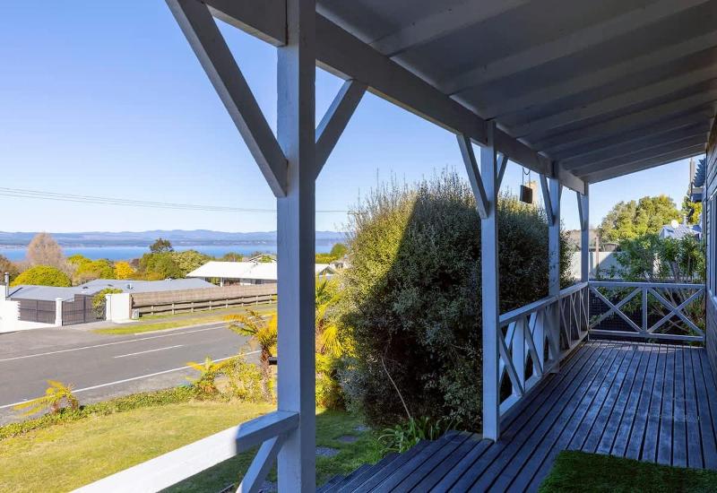 Wakeman Cottage - image 14