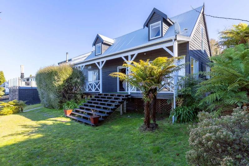 Wakeman Cottage - image 10