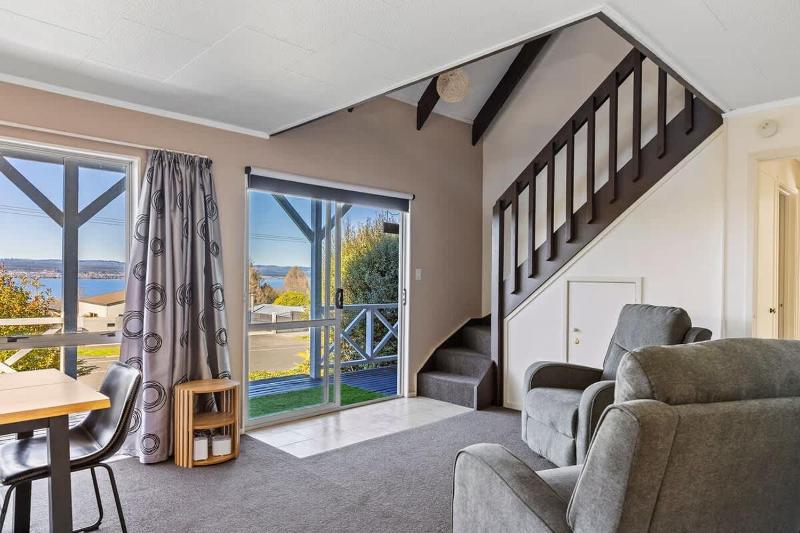 Wakeman Cottage - image 6