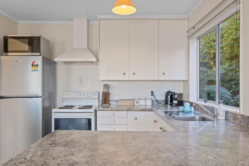 Wakeman Cottage - image 23