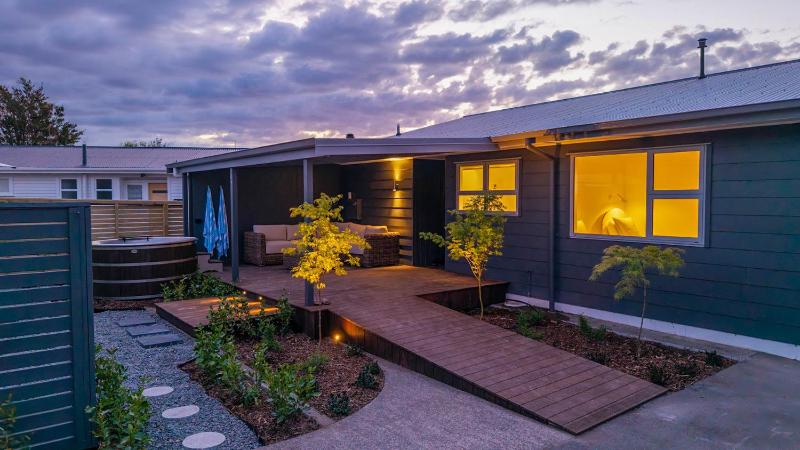 Memories - stunning relaxation near lake with private hot tub - image 20