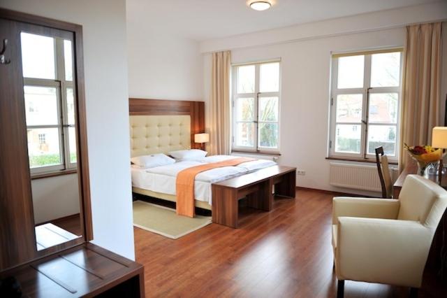Family Room image 1
