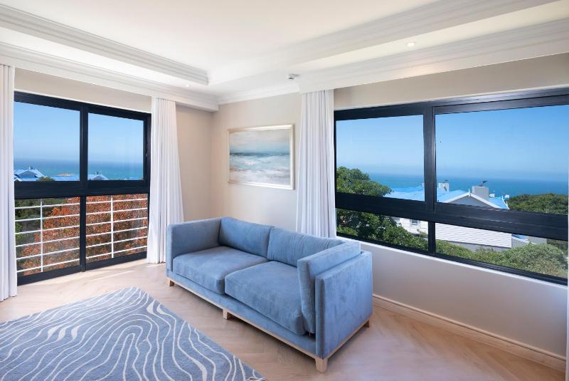 Garden Route Hotel - image 12