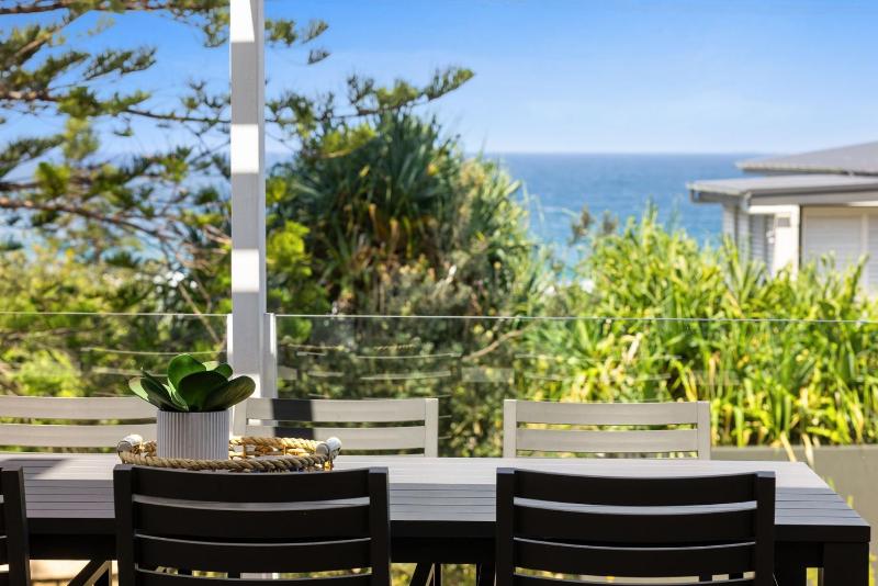 1 Craiglea Lodge Prime Location Right at the Beach Views Pool - image 1
