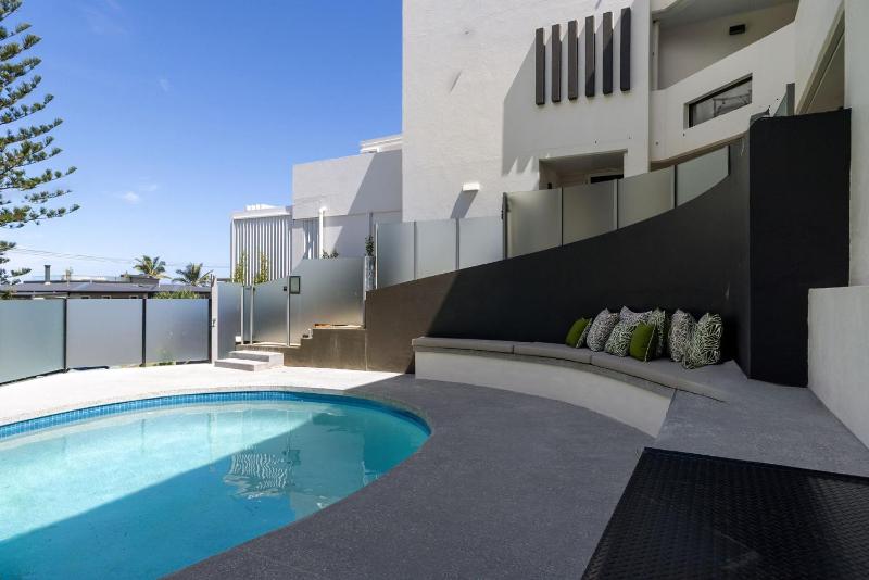 1 Craiglea Lodge Prime Location Right at the Beach Views Pool - image 2
