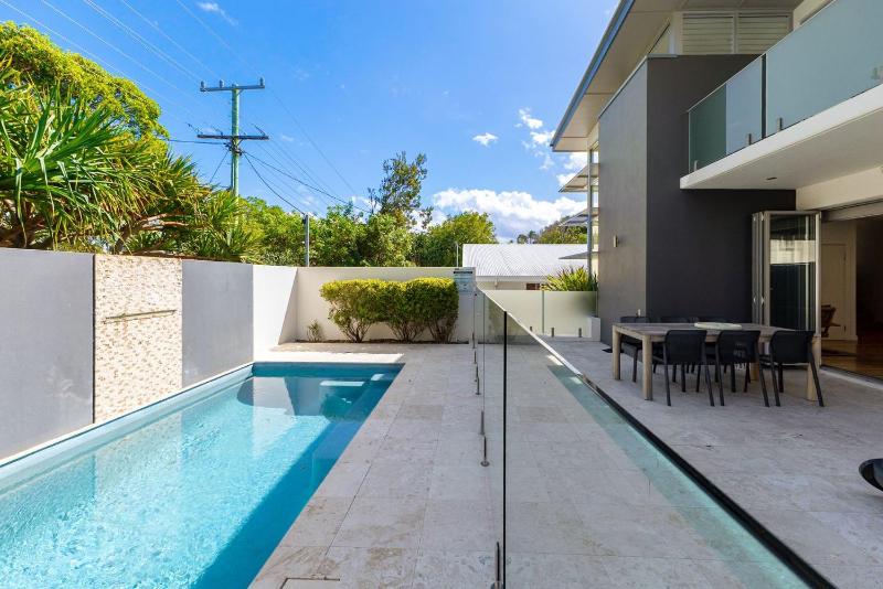 Anna Superbly Stylish Luxury Townhouse - image 16