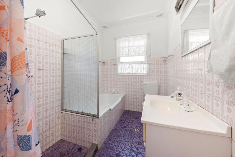 Banksia Cottage - Pet Friendly Waterfront - image 25