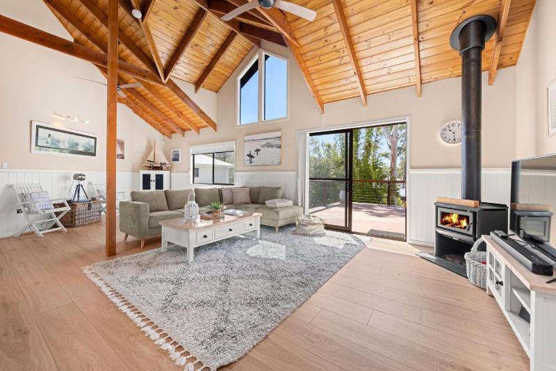 Holiday Retreat Jervis Bay - 5 Min Walk to Bay - image 9