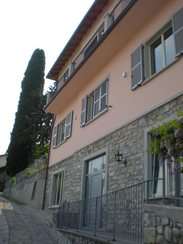 Two-Bedroom Apartment - Separate Building image 4