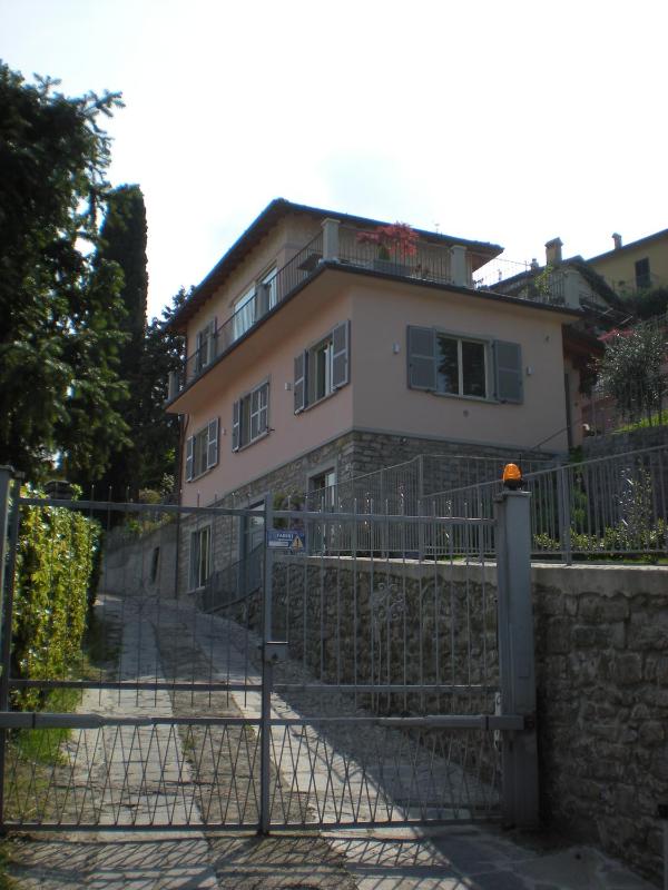 Two-Bedroom Apartment with Lake View image 3