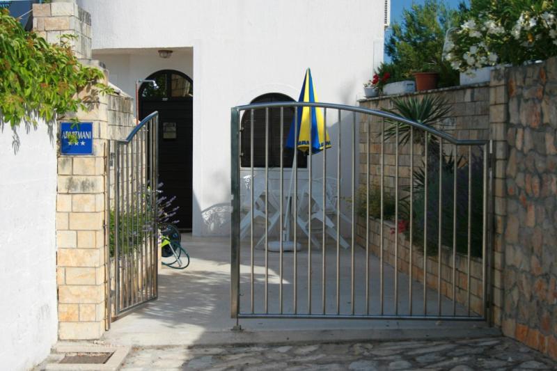 Apartments by the sea Murter - 5078 - image 28