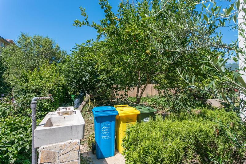Apartments with parking space Kastel Stafilic Kastela - 20802 - image 23