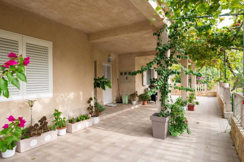 Apartments with parking space Lopar Rab - 23736 - image 23