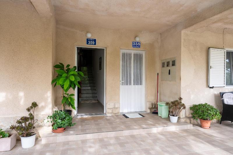 Apartments with parking space Lopar Rab - 23736 - image 43
