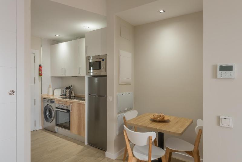 Apartamentos Pinar Málaga Centro - Álvarez - image 16