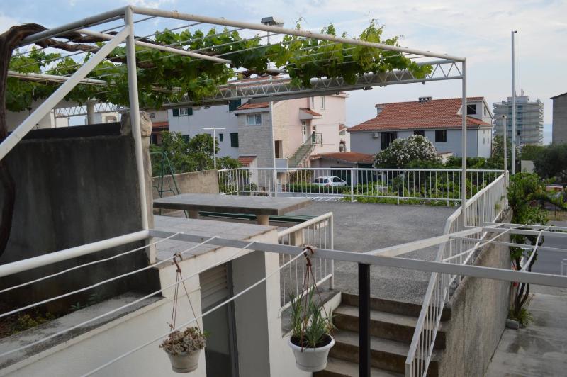 Apartments with parking space Makarska - 9696 - image 40