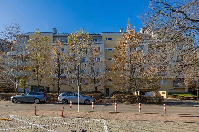 Family Apartment with Balcony and Remote Work in Warsaw by Noclegi Renters - image 5