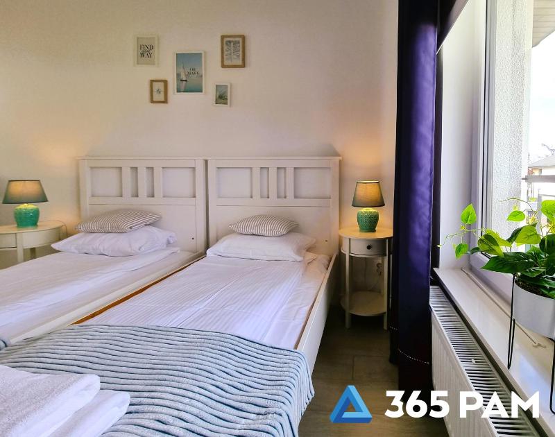 365PAM - Marina i Dom Rodzinny - BASEN ZEWNĘTRZNY KORT TENISOWY SIŁOWNIA PLAC ZABAW BOISKO - image 9
