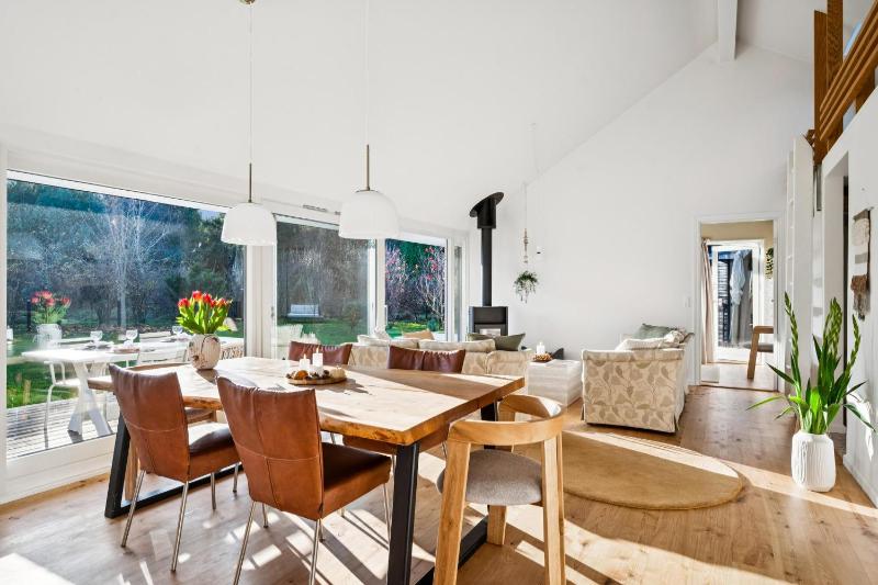 Flot Nyrenoveret Hus Tæt På Ebeltoft - image 10