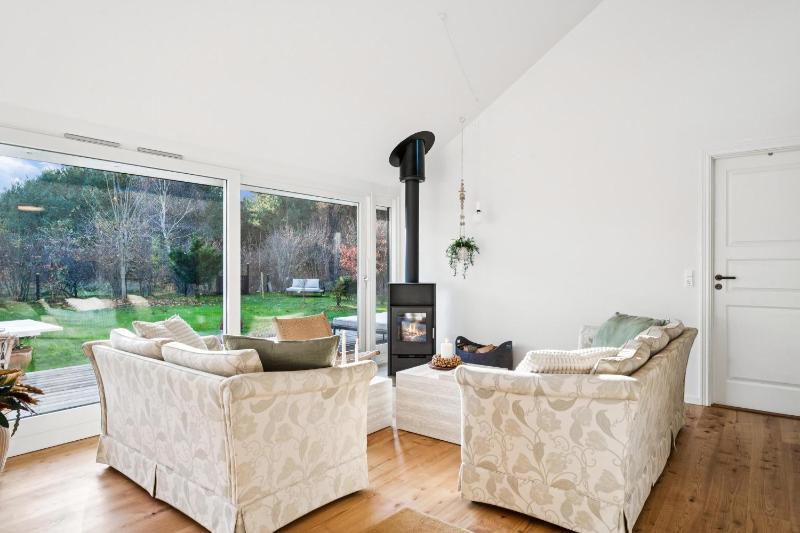 Flot Nyrenoveret Hus Tæt På Ebeltoft - image 31