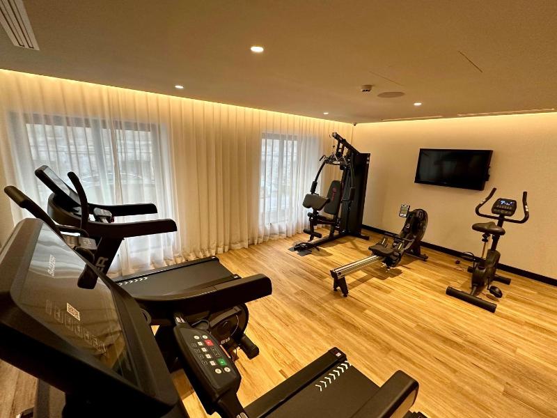 Best Western Plus Crystal Hotel & Spa - image 3