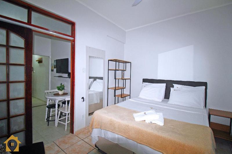 Charmoso Quarto e Sala em Copacabana p/ 4 pessoas - image 4